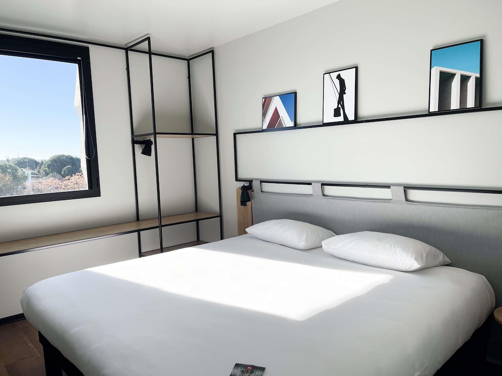 Ibis Lunel Petite Camargue 9/50