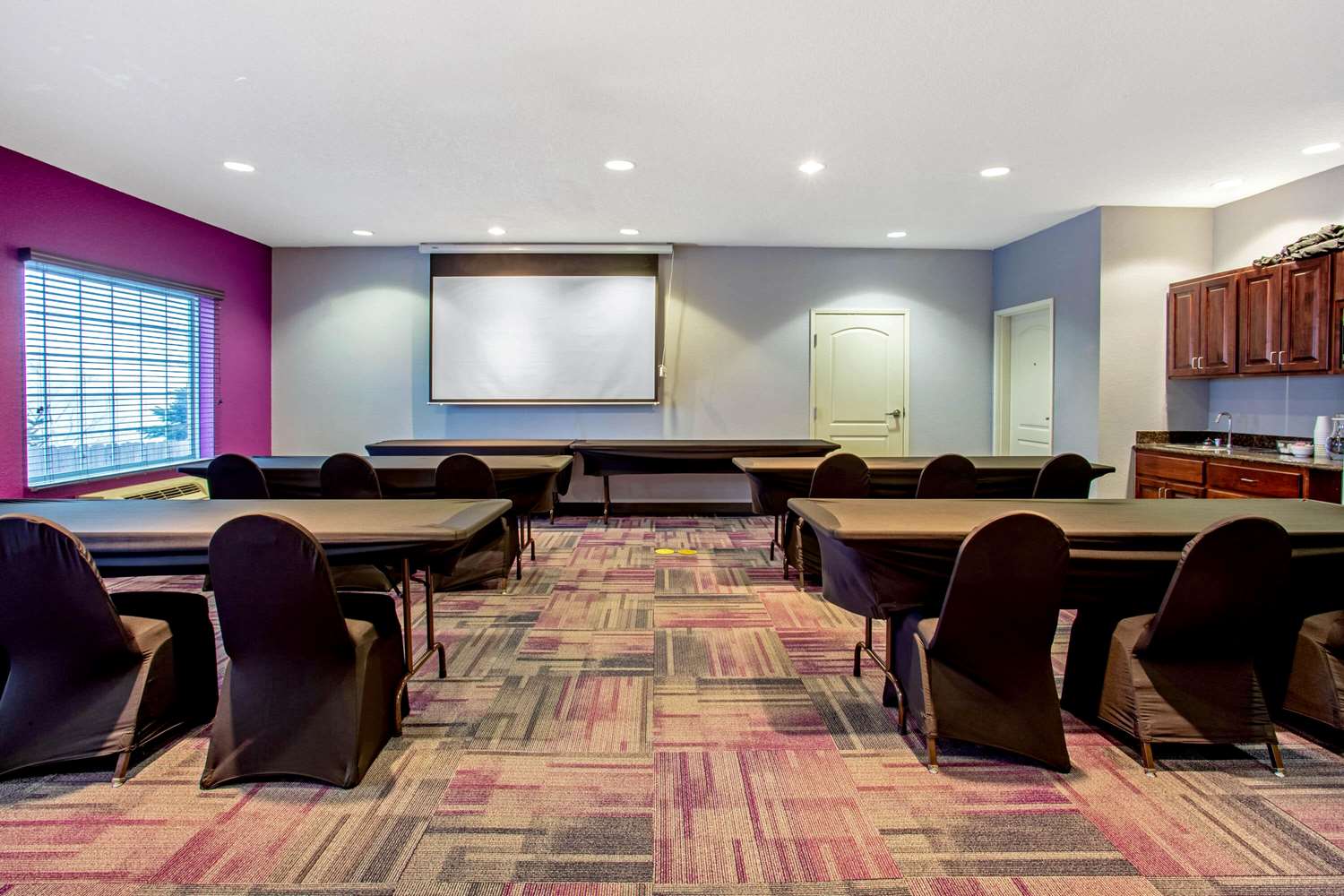 La Quinta Inn & Suites by Wyndham Bismarck 56/62