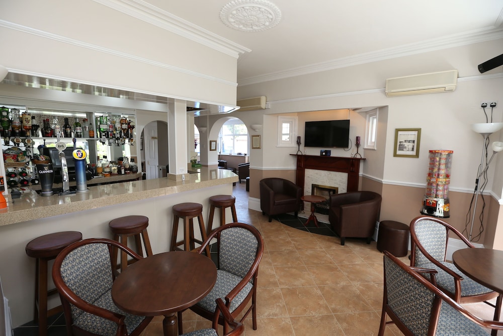The Corner House Hotel Guest House 35/45