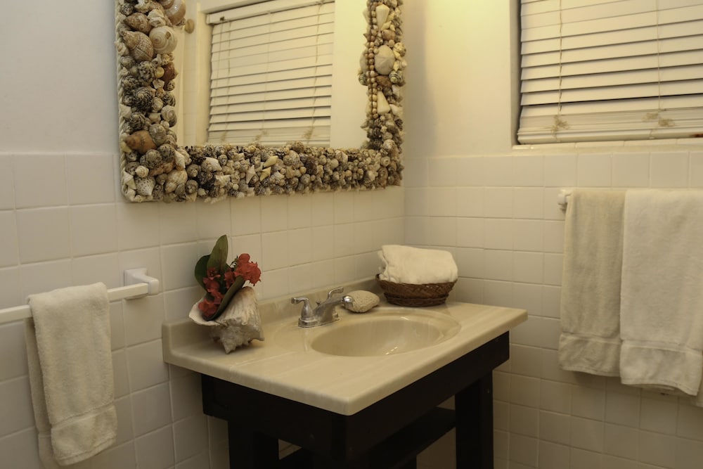 Tingum Village Hotel 48/50
