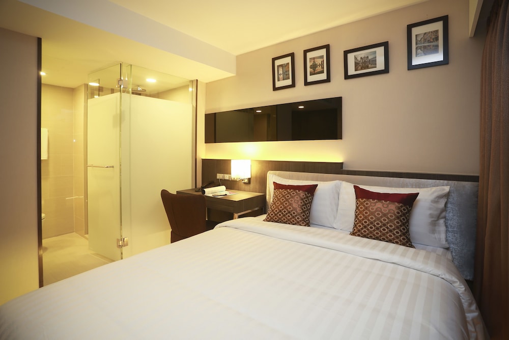 Ramada by Wyndham Bangkok Sukhumvit 11 40/83