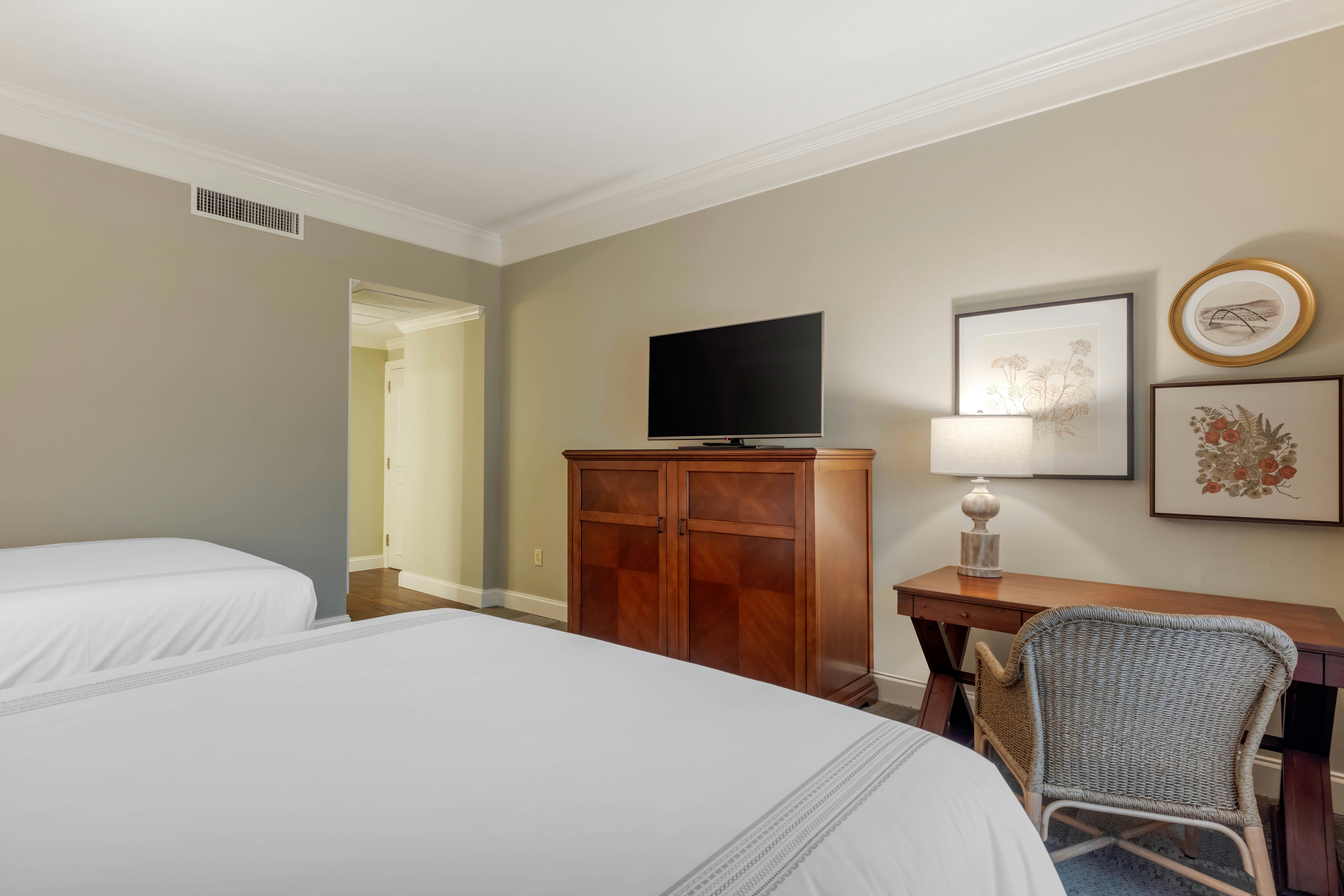 Premier, 2 Queen Beds, French Balcony