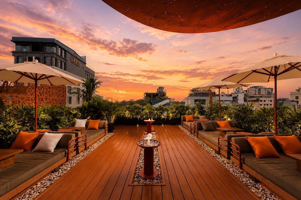Kin Hotel Ly Tu Trong 45/49
