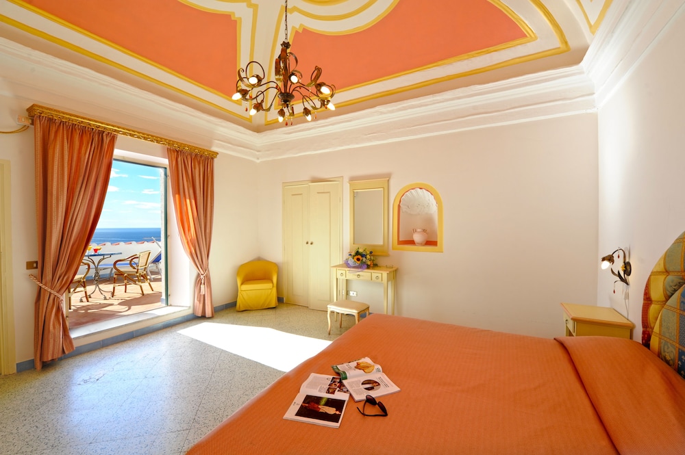 SUPERIOR, DOUBLE BED, SEA VIEW, BALCONY