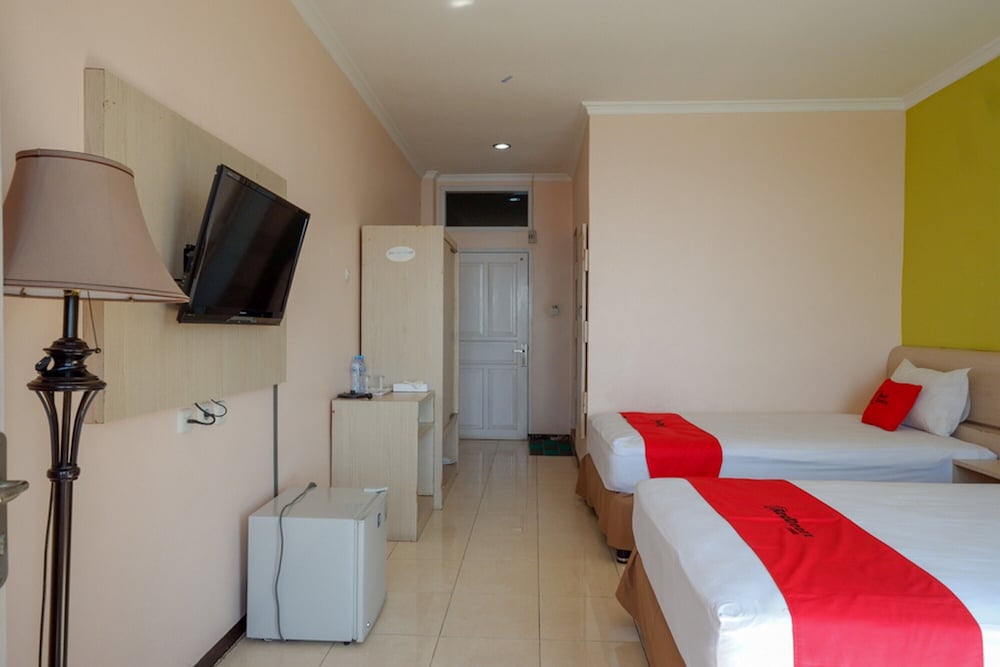 RedDoorz Plus Syariah @ Hotel Boulevard Luwuk 24/46