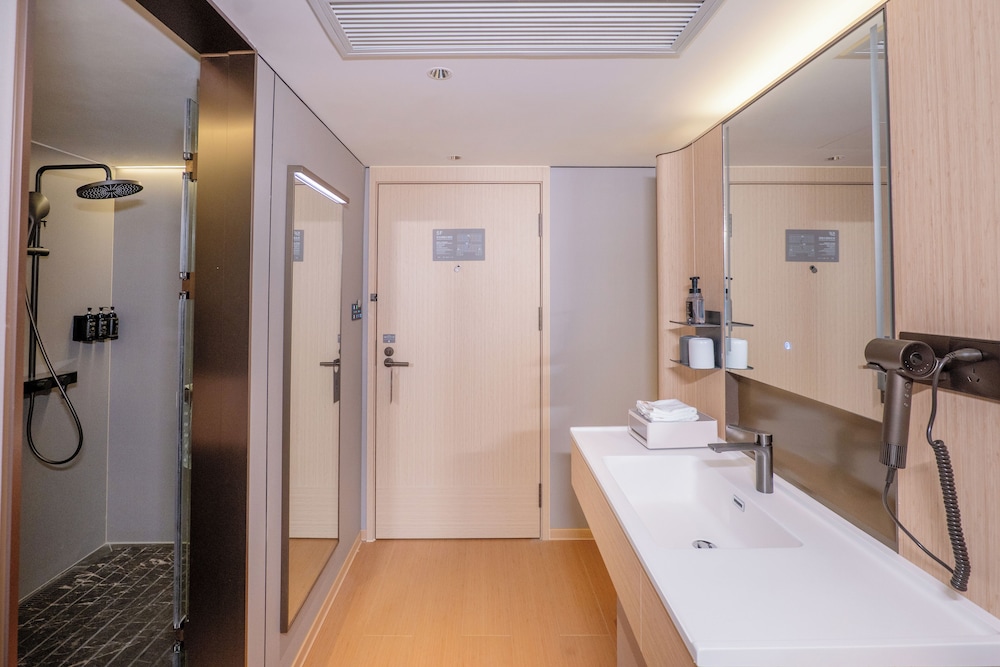 Junshan Hotel 75/75