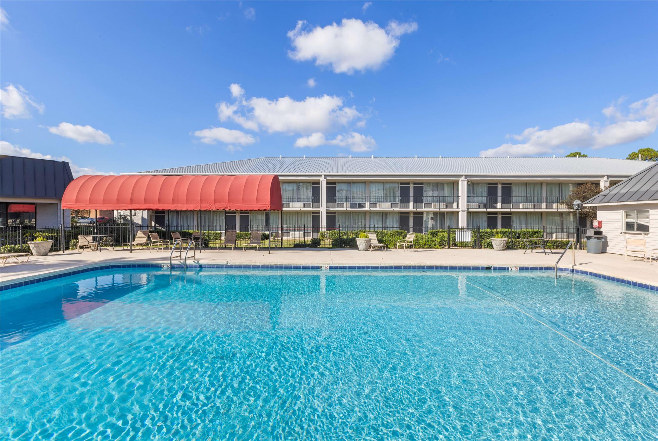 Ramada by Wyndham Houma 3/27