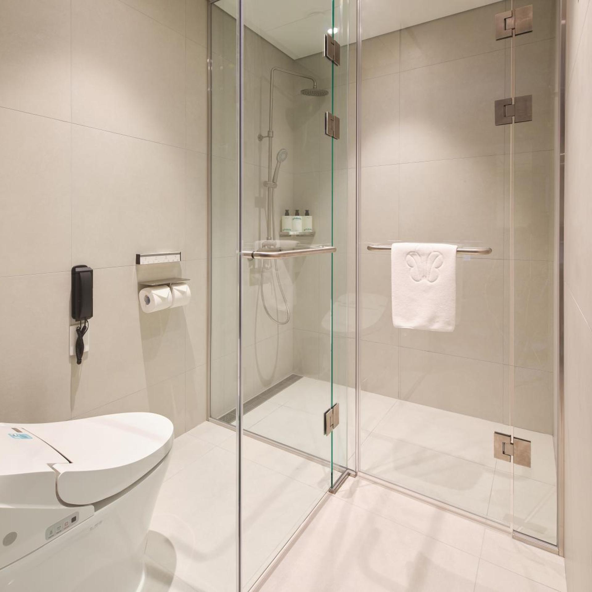 غرفة بريميير عائلية بسريرين منفصلين، Stanford Hotel Myeongdong 5/6