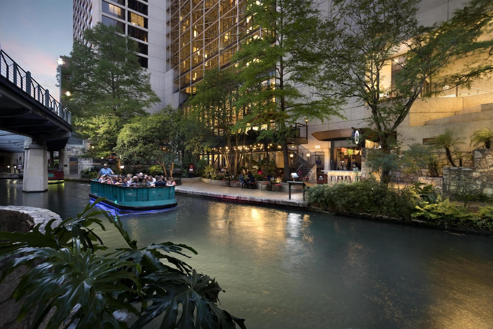 Hyatt Regency San Antonio Riverwalk 78/83