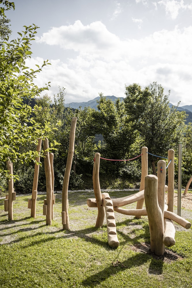 Strasserwirt - Herrenansitz zu Tirol 26/50