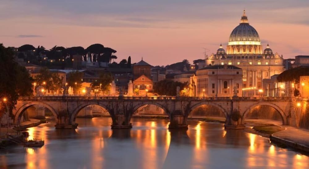 B&amp;B Vatican's Keys 36/43
