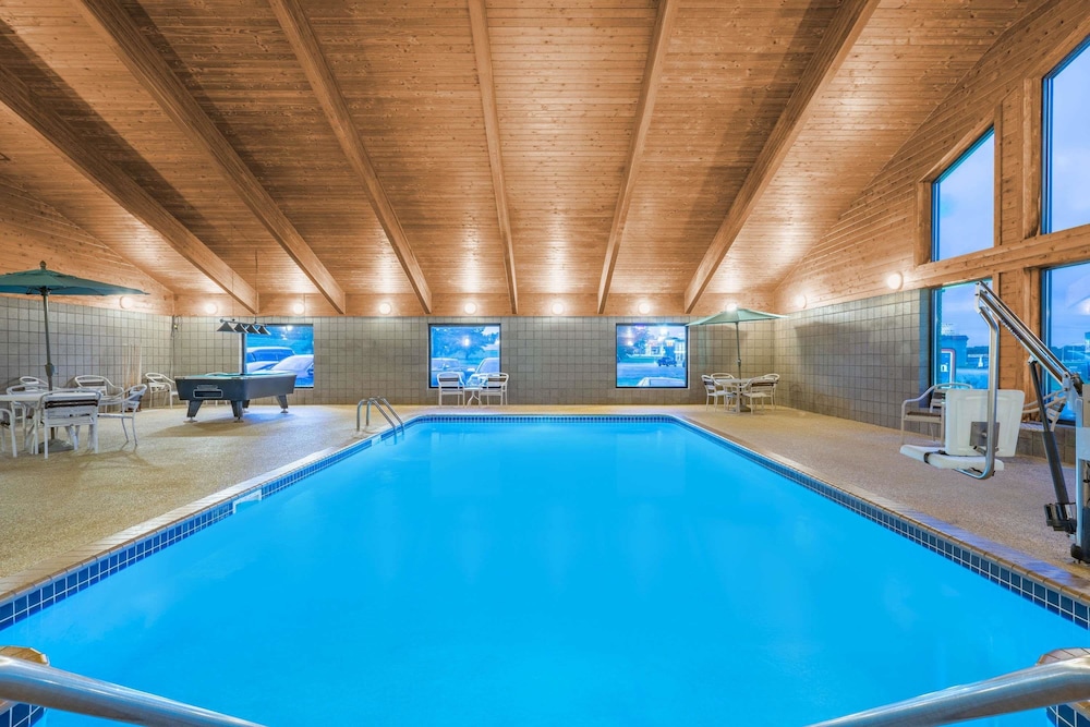 Americinn By Wyndham Sauk Centre 44/73