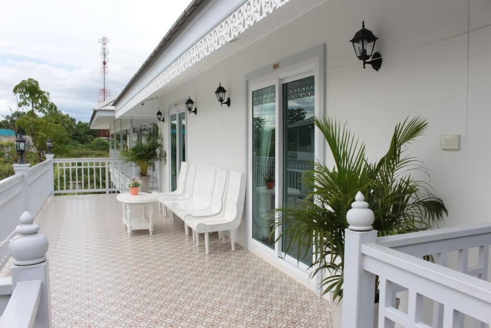 Moeimanee Resort 3/62