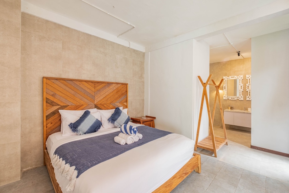 3 BEDROOMS, FAMILY, VILLA, POOL VIEW