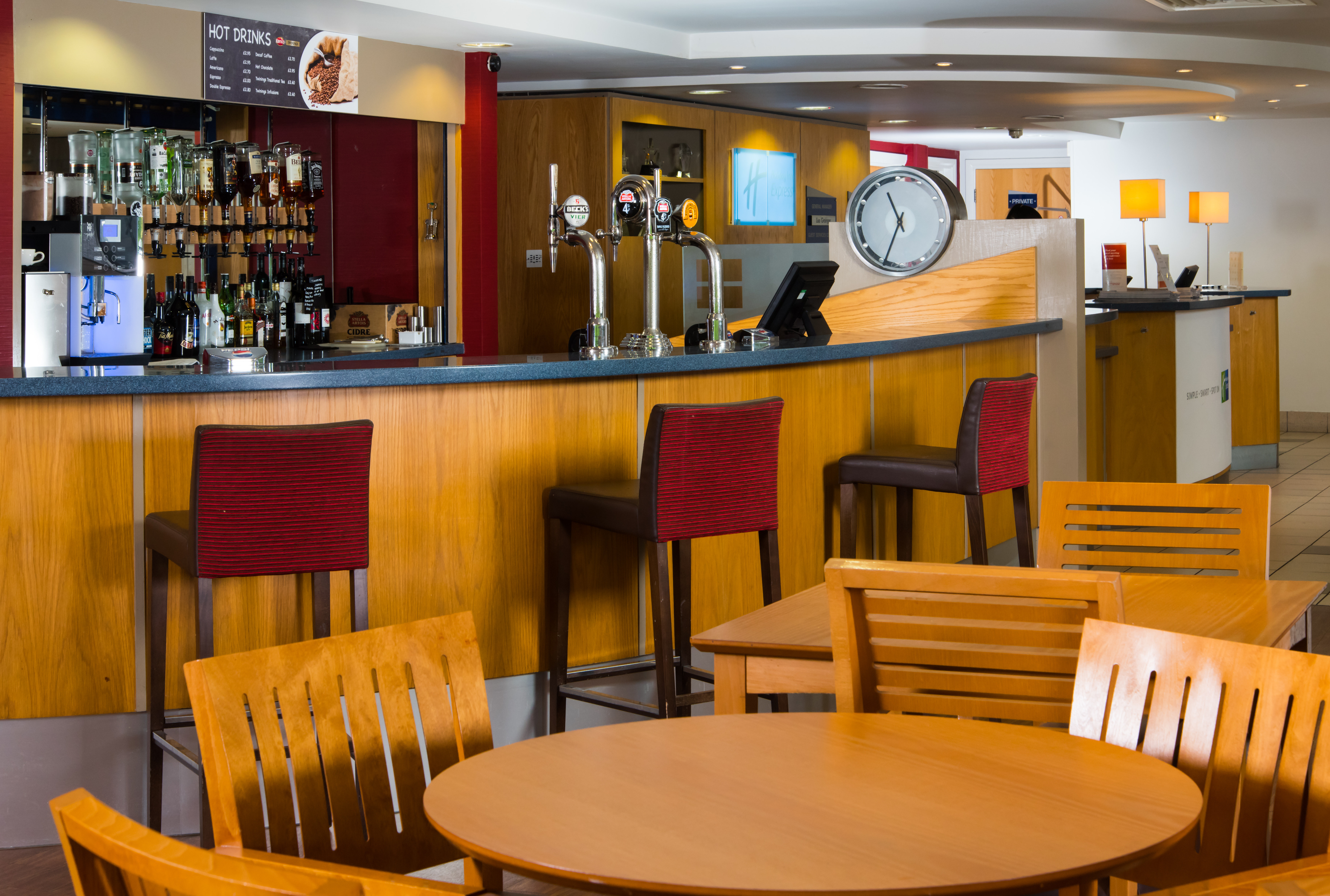 HOLIDAY INN EXPRESS SWANSEA EAST — 4