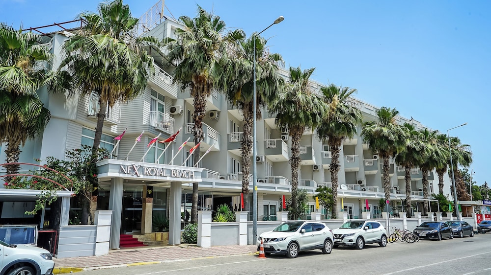 Nex Royal Beach Hotel 32/41