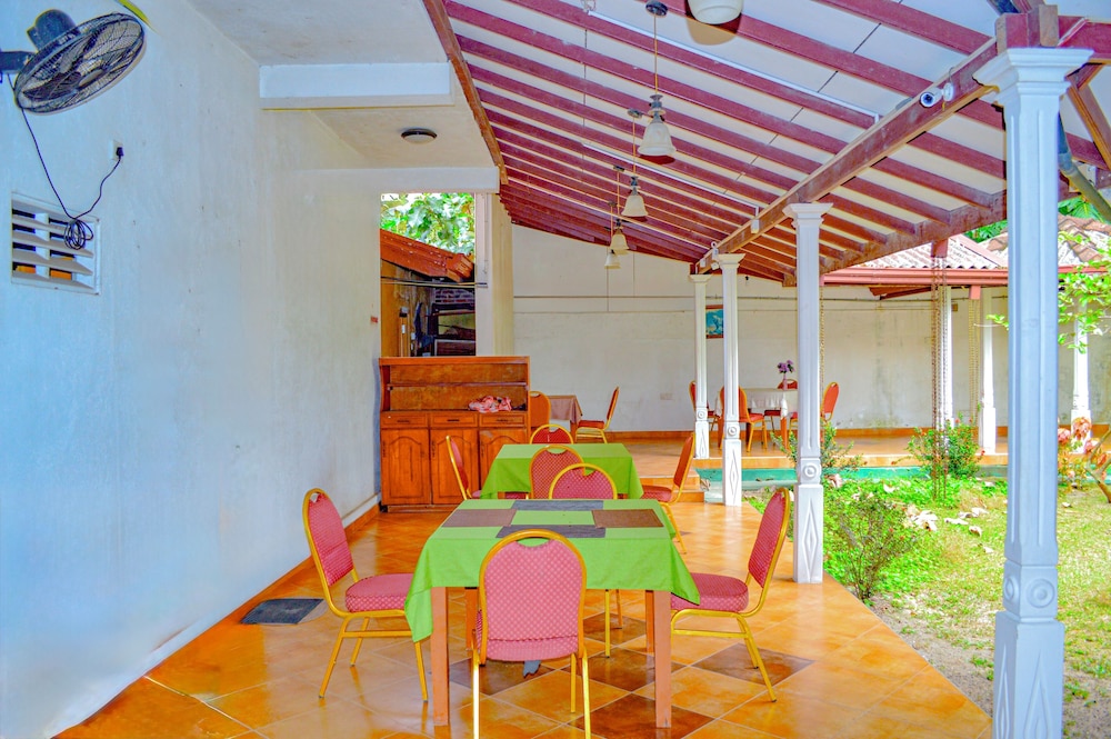 Green View Hotel 63/72