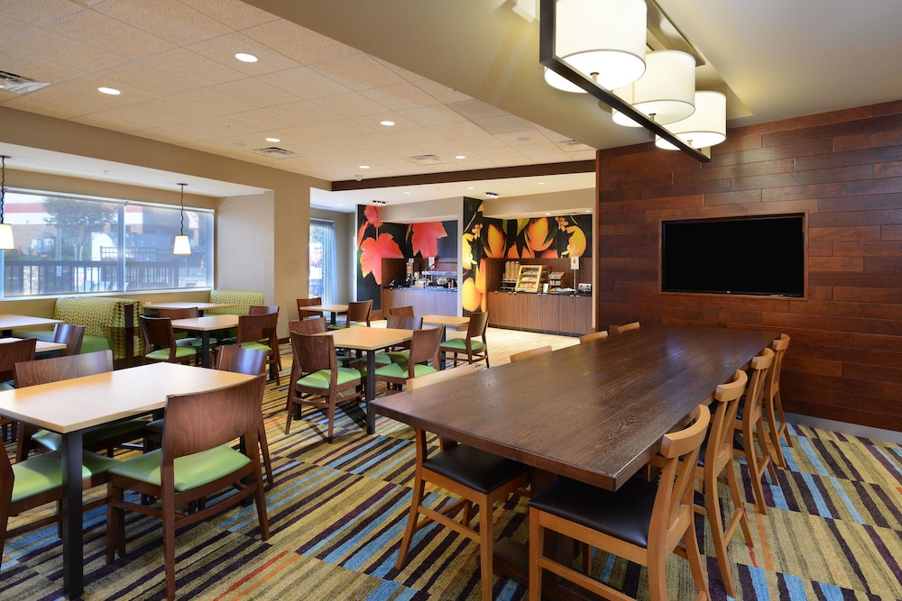 Fairfield Inn & Suites By Marriott Raleigh Capital Blvd./I-540 33/49