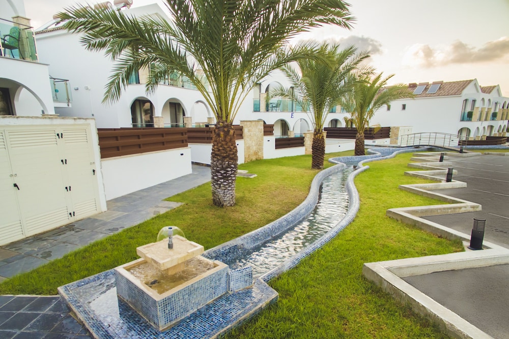 Latchi Escape Hotel and Suites 49/64