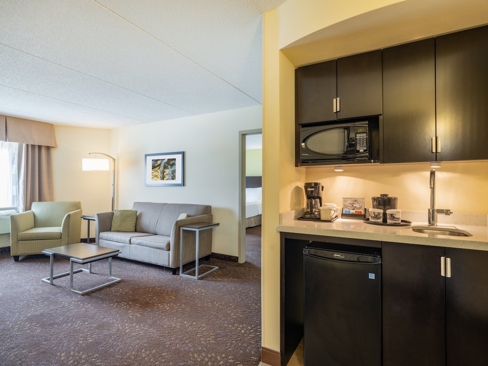 Holiday Inn Greensboro Coliseum 26/45