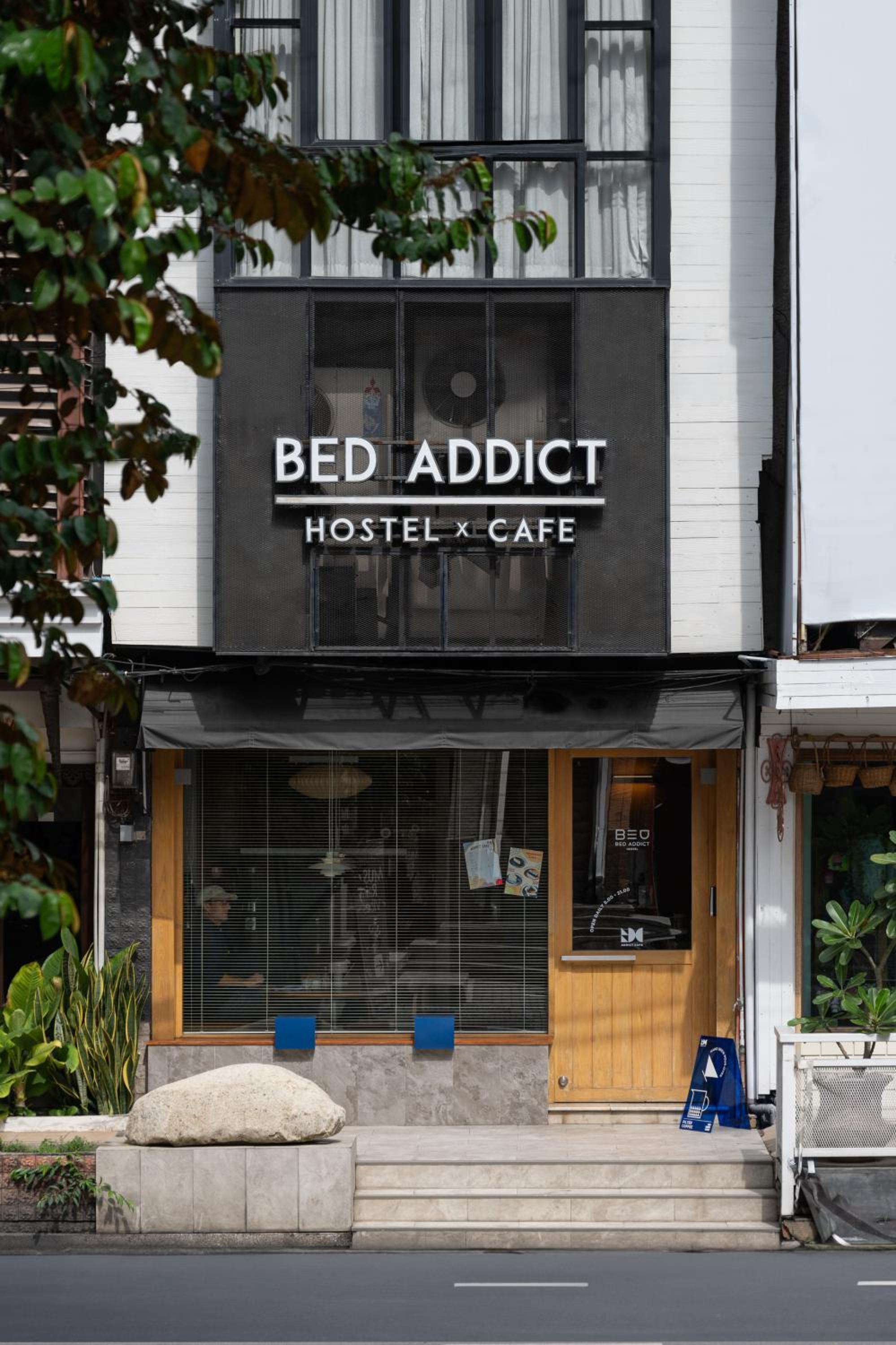 Bed Addict Hostel X Cafe 1/63