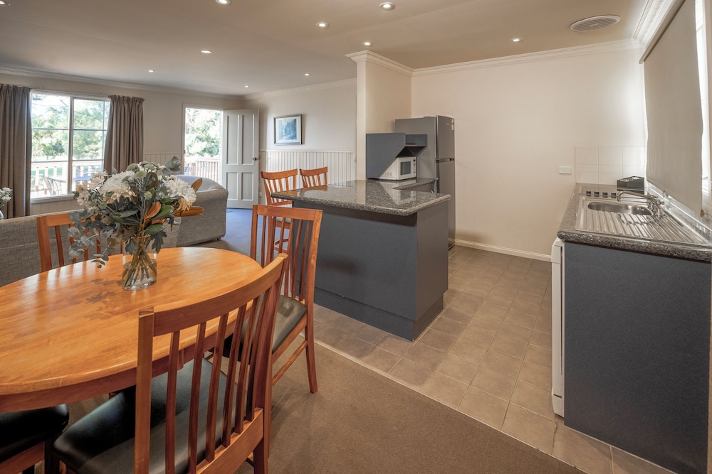 Country Club Villas 54/69