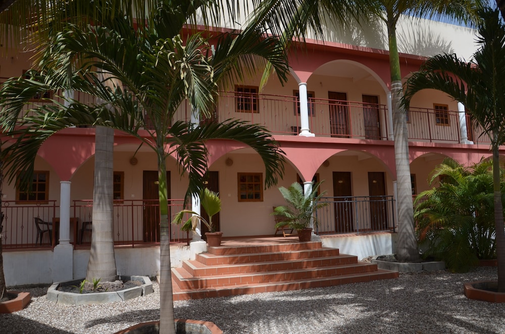 Le Flomboyant in ZIGUINCHOR