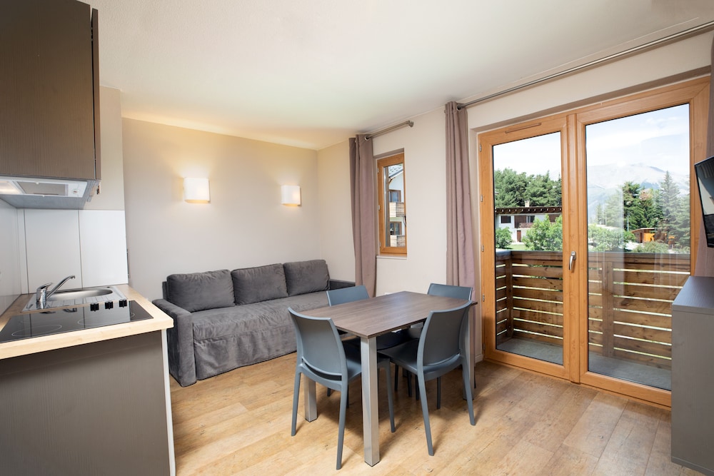 SOWELL RESIDENCES PRA LOUP 29/50