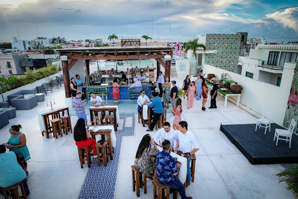 The Palm at Playa 59/77