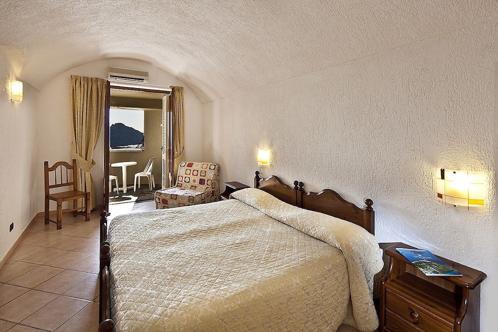 Punta Chiarito Resort 8/67