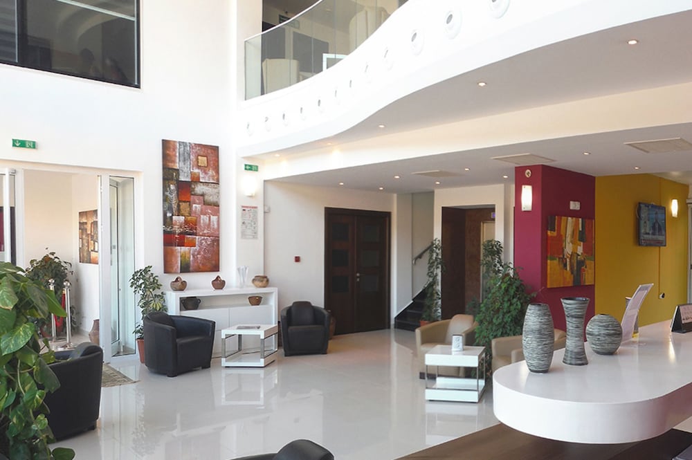 CLEAN HOTEL 43/62