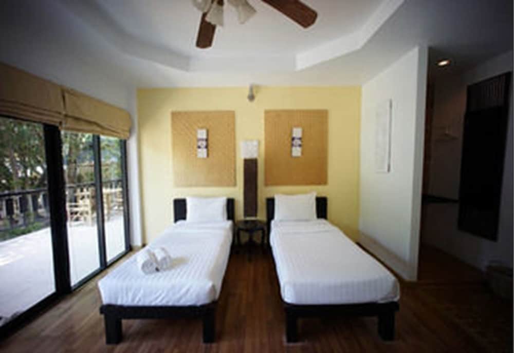 Siam Beach Resort 35/71