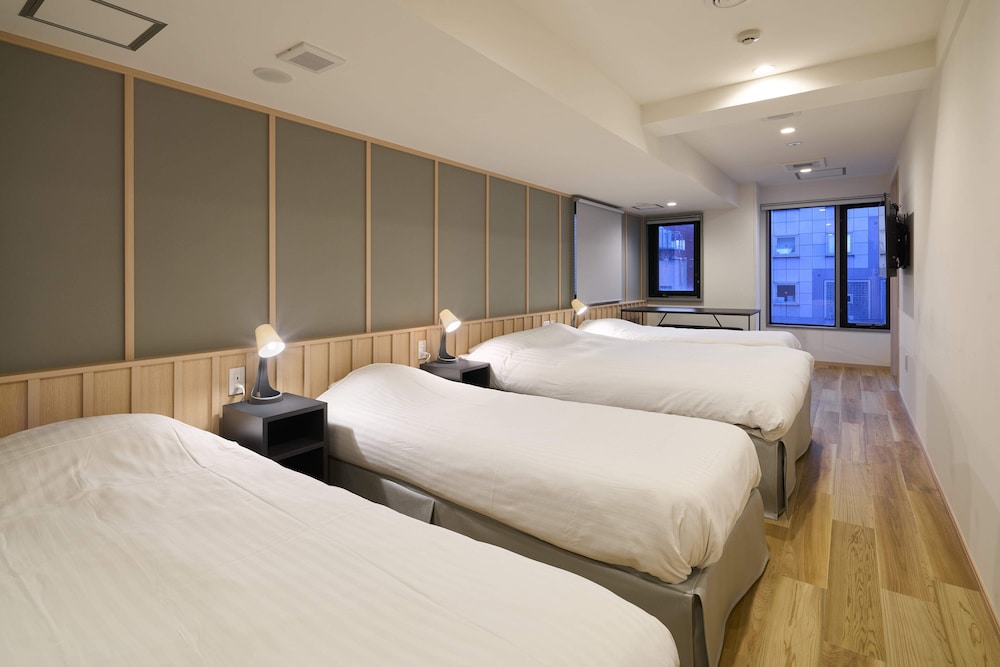 Shinjuku City Hotel N U T S 20/66