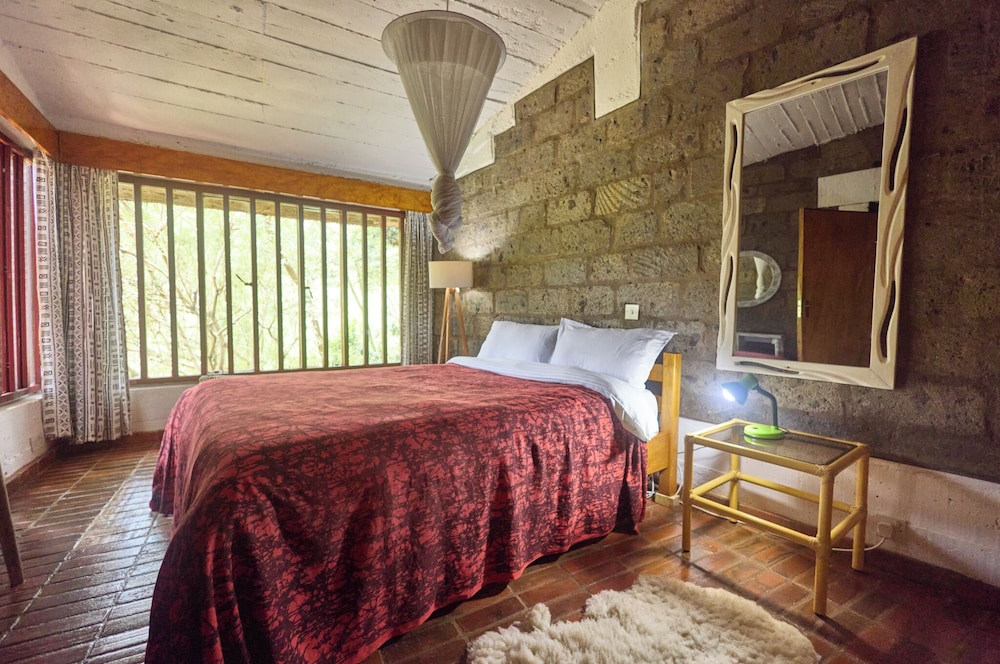 Villa Rock Stop Falls B & B 10/50