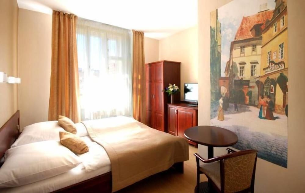 Deluxe, Double Bed
