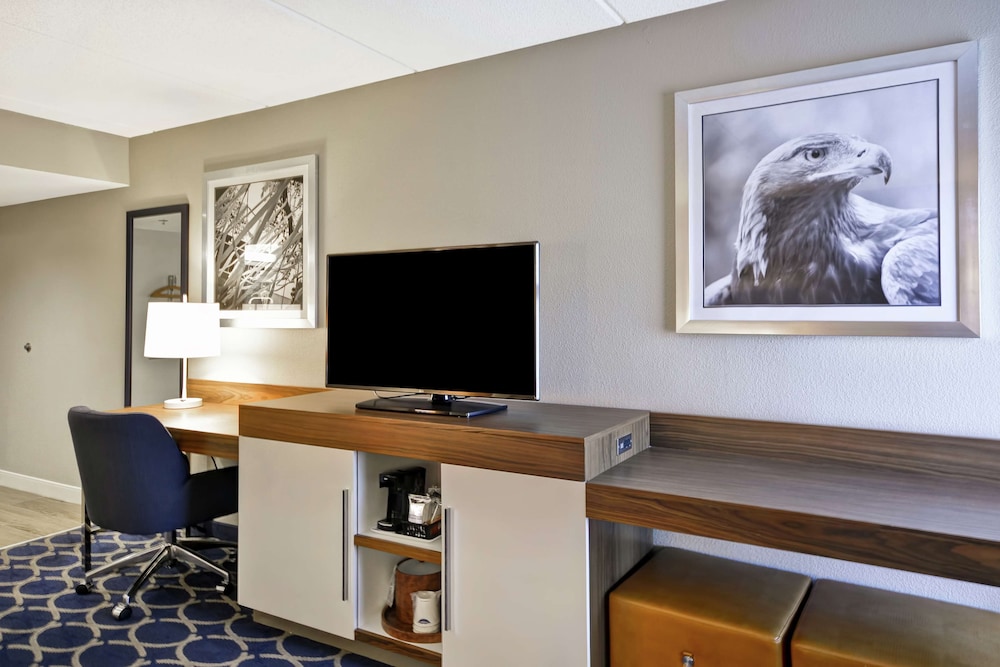 Hampton Inn Auburn 36/40