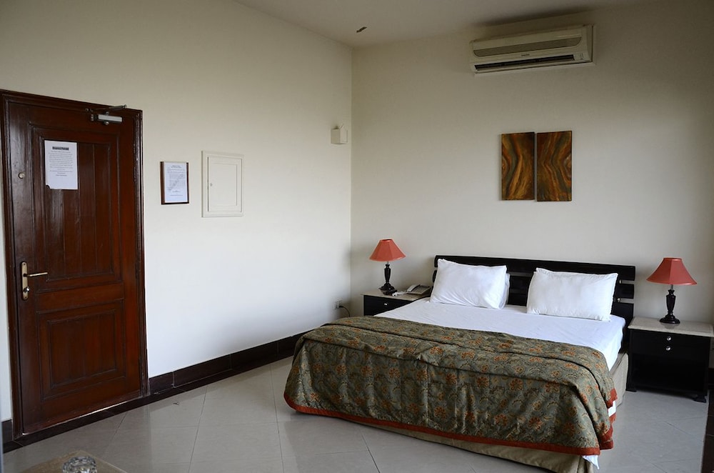 Dreamworld Resort Chalets Golf Club 8/50