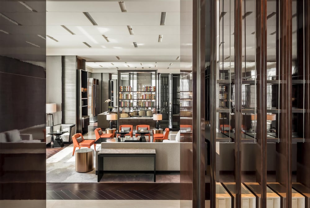 Hyatt Regency Shanghai Global Harbor 52/75
