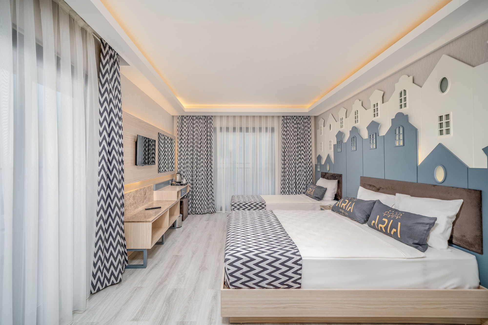 STANDARD, DOUBLE OR TWIN BED, SEA VIEW