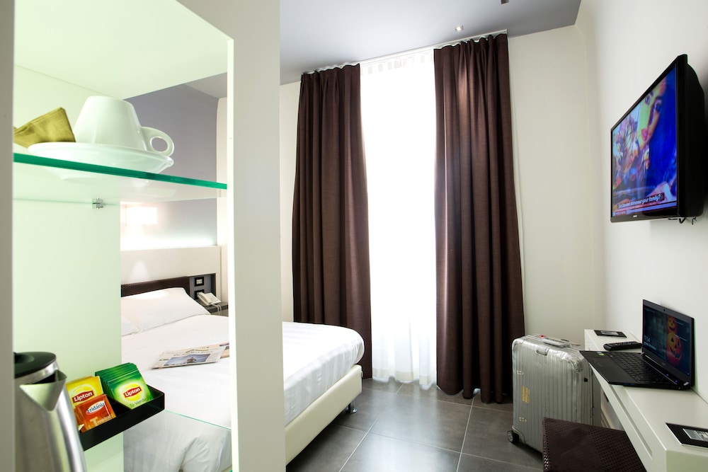 Crosti Hotel And Residence 23/45