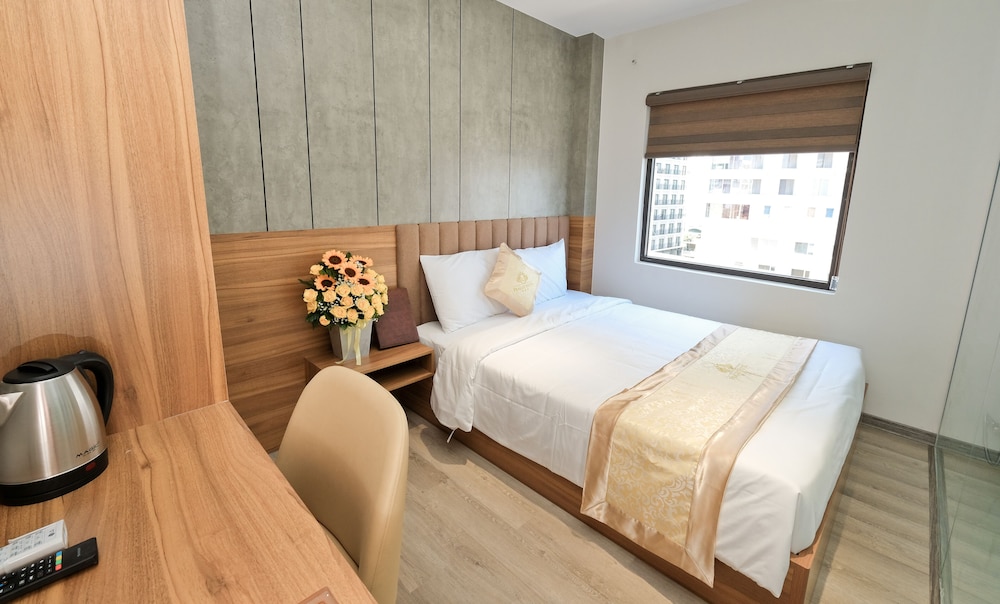 Prague Nha Trang Hotel 25/35