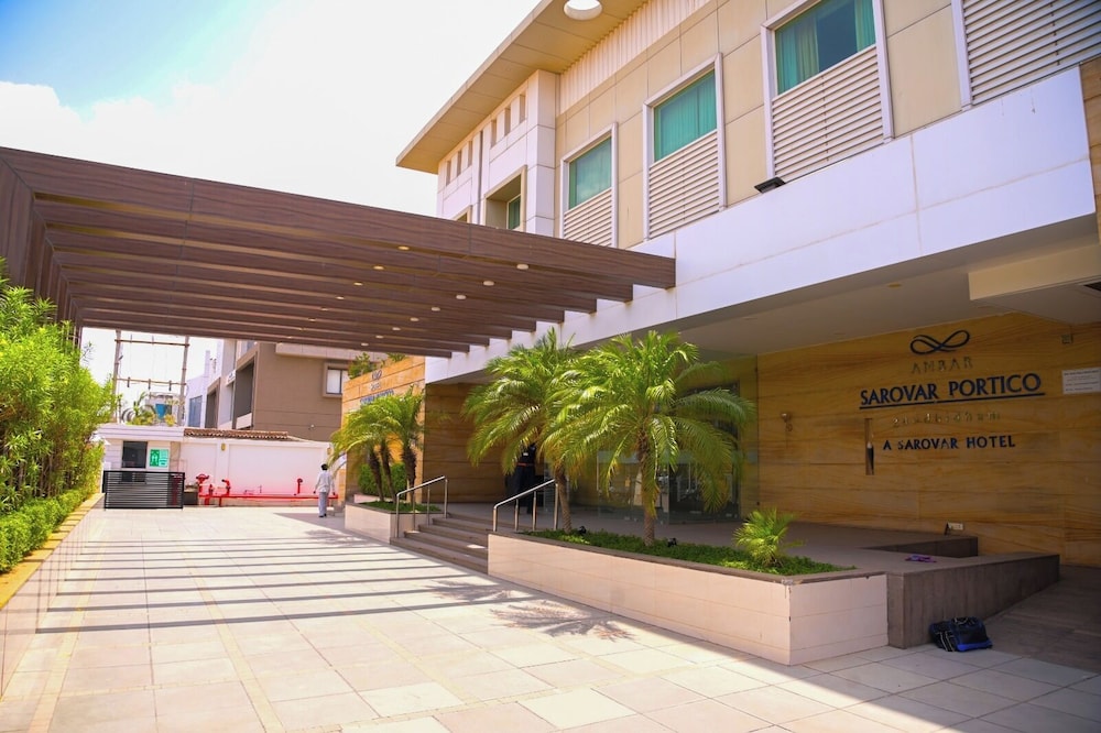 Ambar Sarovar Portico 47/48