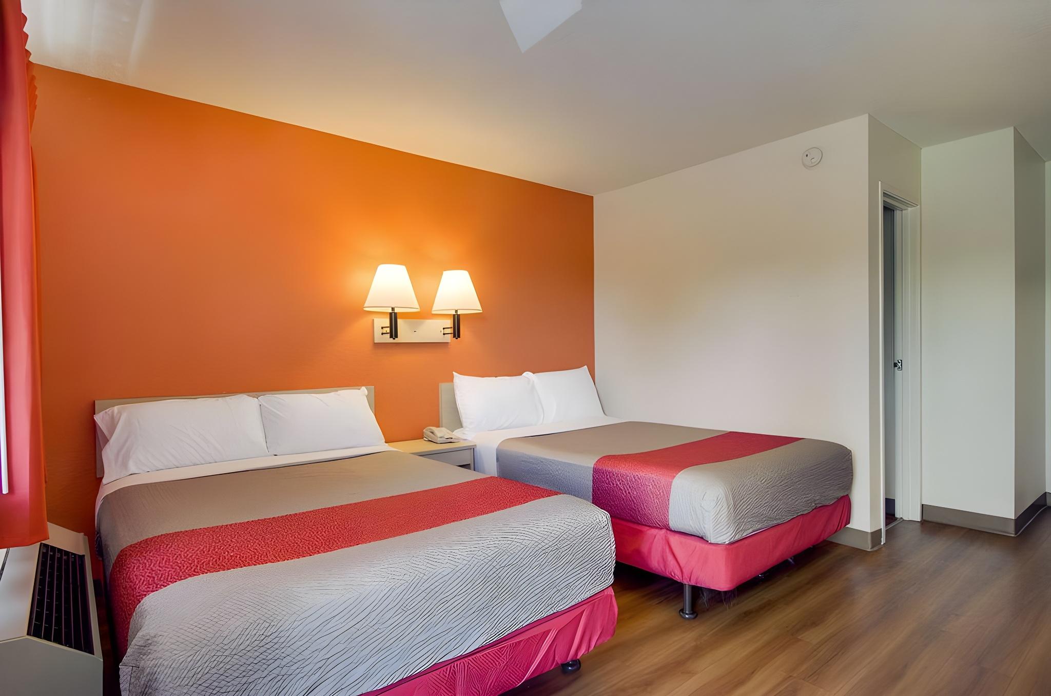 2 Full Beds
