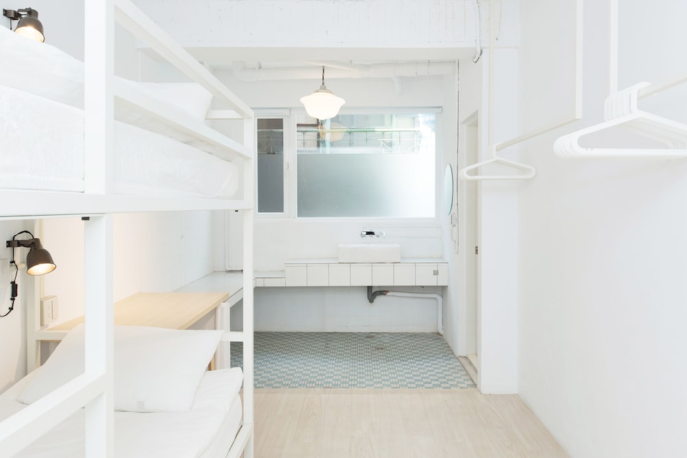 Flip Flop Hostel 65/76