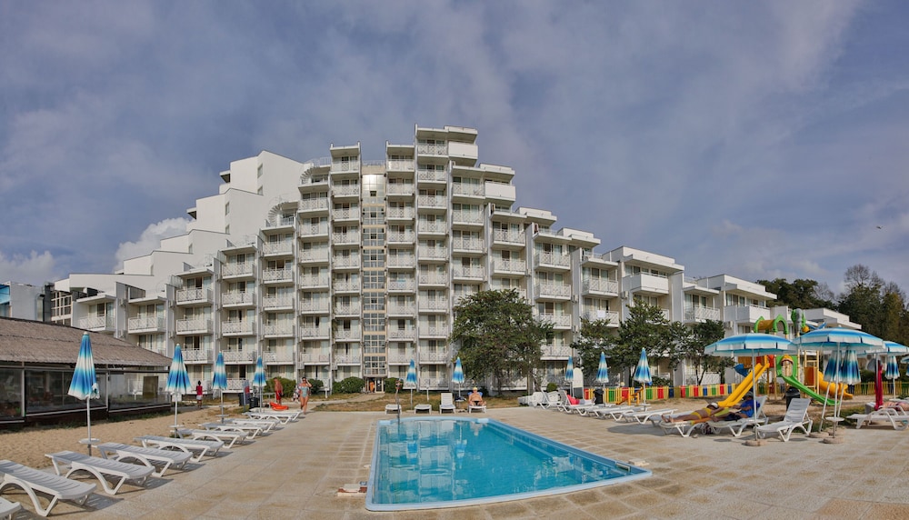 Albena Beach Club 1/50