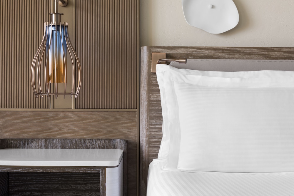 Imperial Club, King Bed, Harbour View، The Royal at Atlantis 2/2
