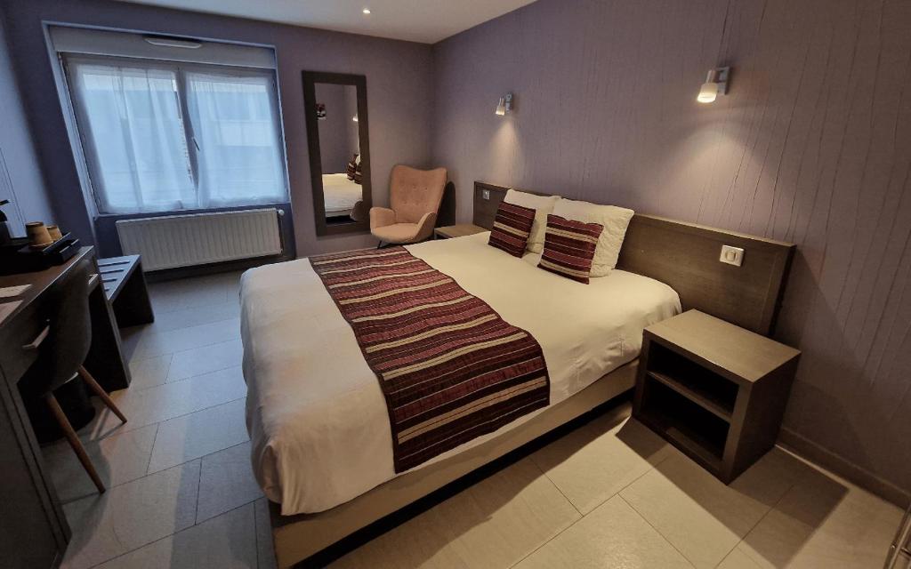 CENTRAL HOTEL 16/53