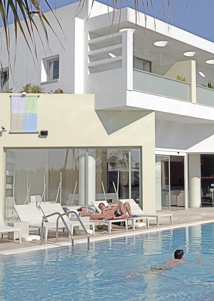 Angela Suites Boutique Hotel 51/61