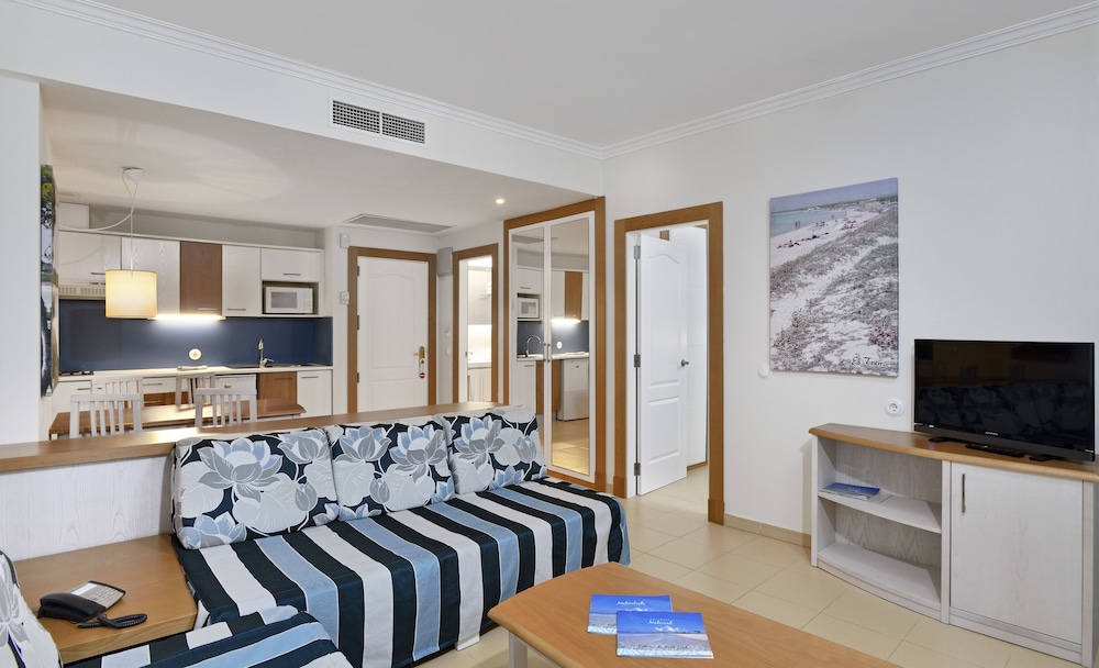 Aparthotel Isla de Cabrera 16/67