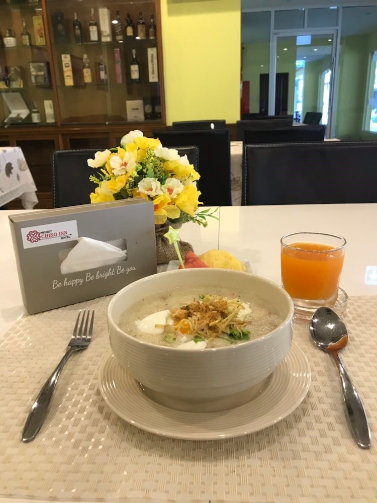 Phuket Chinoinn Hotel 60/65